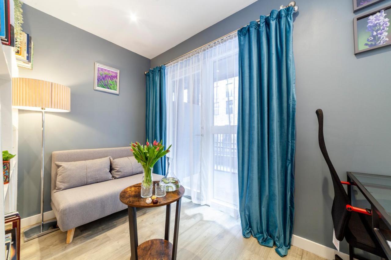 Apartmán Private Double Bd With Optional Balcony, 15 Mins To London Cc Exteriér fotografie