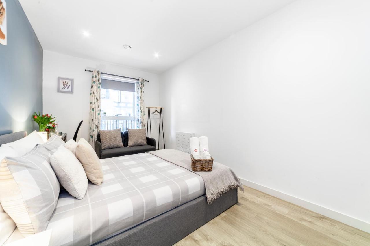 Apartmán Private Double Bd With Optional Balcony, 15 Mins To London Cc Exteriér fotografie