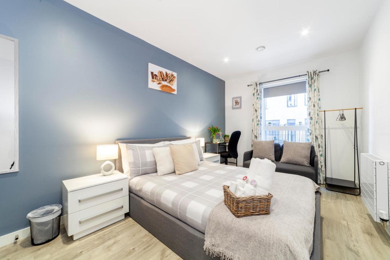 Apartmán Private Double Bd With Optional Balcony, 15 Mins To London Cc Exteriér fotografie